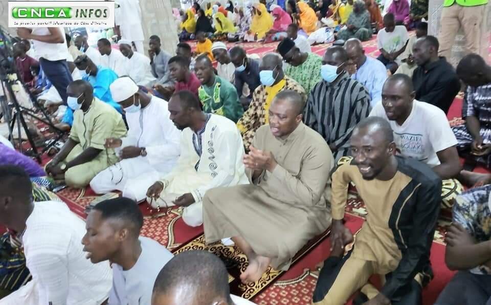 دیدار فعالان دینی ساحل‌عاج با رئیس مجلس اسلامی این کشور +تصاویر
