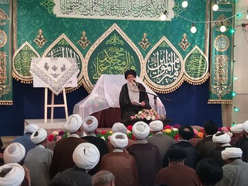 تبیین غدیر رسالت تک تک شیعیان است | اهل بیت(ع) راضی به رفتار و گفتار تفرقه افکن نیستند