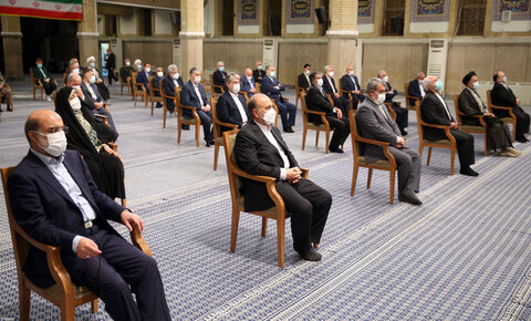 تصاویر/ آخرین دیدار رئیس‌جمهور و هیئت دولت دوازدهم با رهبر معظم انقلاب