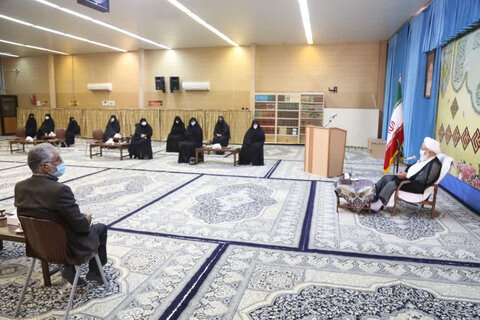 تصاویر/ نشست اعضای ستاد نماز جمعه یزد با آیت الله ناصری یزدی