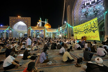 تصاویر/ حال و هوای حرم کریمه اهل بیت(ع) در شب عید غدیر