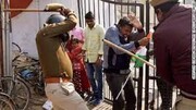 پلیس هند جوان مسلمان را به بهانه نداشتن ماسک مورد ضرب و شتم شدید قرار داد