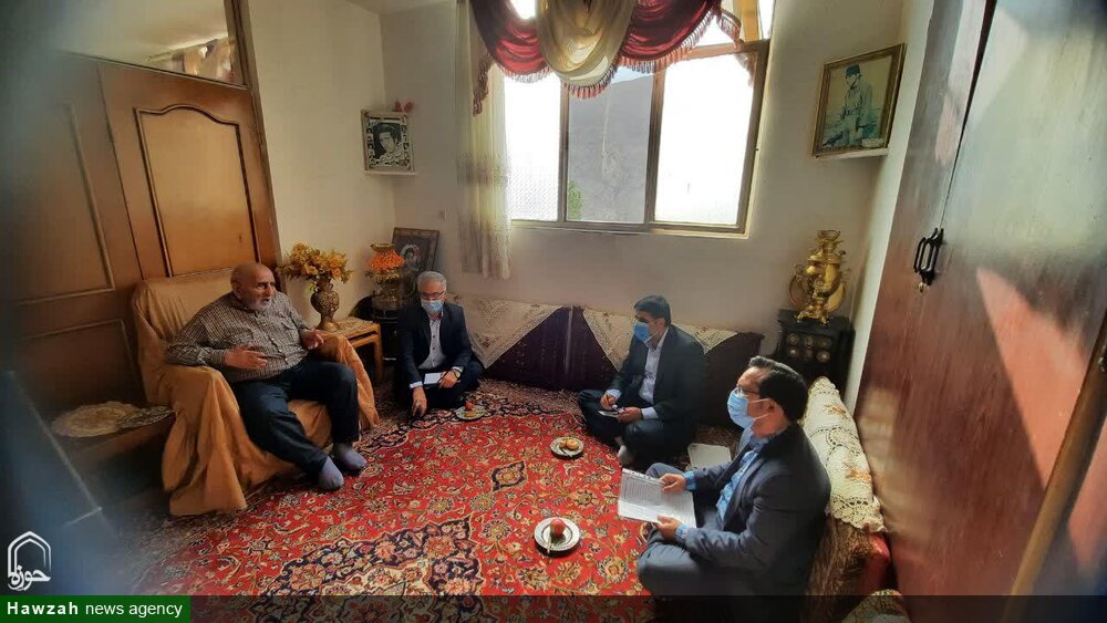 مدیرکل بنیاد شهید سمنان با خانواده شهید مؤمنیان دیدار کرد + عکس