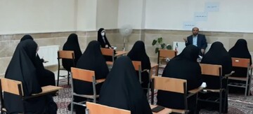 دشمنان اندیشه خود را با ابزار رسانه تزریق می کنند