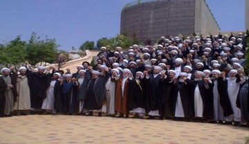 مقاومت تنها راه حمایت از کشور است/علمای اسلام به وحدت و دوری از افراطی گری دعوت کنند