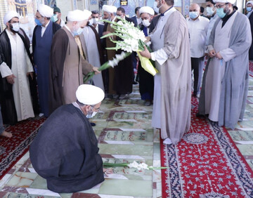 تجدید میثاق نماینده جدید ولی‌فقیه در استان سمنان با شهدا + عکس