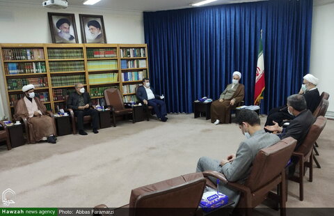 بالصور/ محافظ ومندوبي محافظة هرمزغان جنوبي إيران يلتقون بآية الله الأعرافي بقم المقدسة