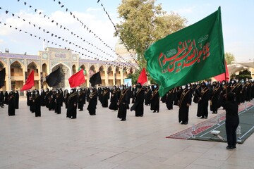 تصاویر/ آئین تعویض پرچم حرم مطهر شاهچراغ(ع)