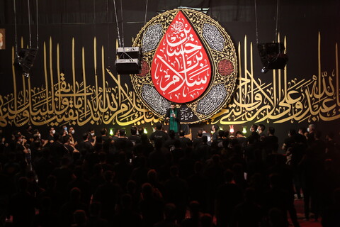 تصاویر/ مراسم عزای حسینی هیئت فدائیان حسین در اصفهان