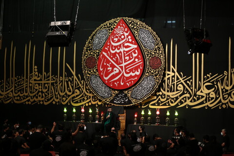 تصاویر/ مراسم عزای حسینی هیئت فدائیان حسین در اصفهان