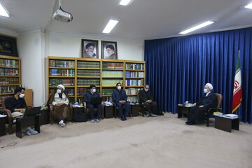 تصاویر/ دیدار اعضای ستاد راهبری فناوری‌های هوشمند حوزه های علمیه با آیت الله اعرافی