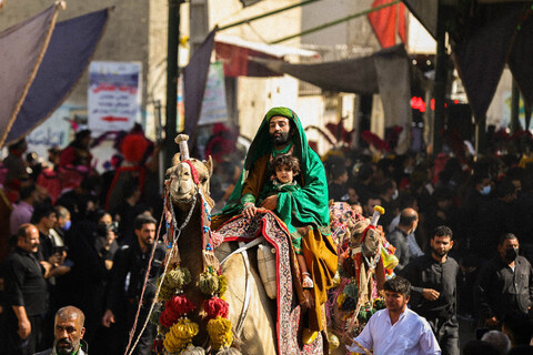 تصاویر/کاروان نمادین واقعه عظیم عاشورای حسینی خمینی شهر