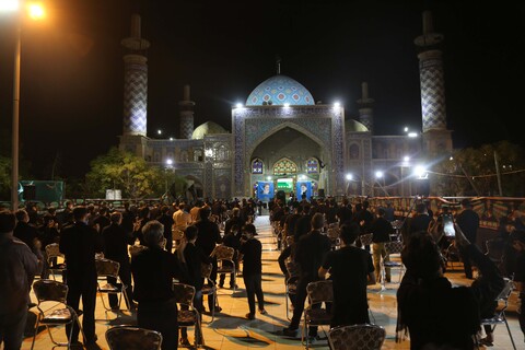 تصاویر/ عزادادی شب عاشورای حسینی در امامزاده شاه جمال