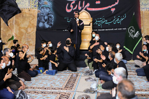 تصاویر/ مراسم ظهر عاشورا هیئت رزمندگان اسلام در مسجد امام اصفهان