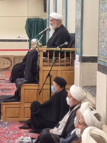 تصاویر/ مراسم عزاداری سالار شهیدان در روز عاشورا با حضور آیت الله العظمی مکارم شیرازی