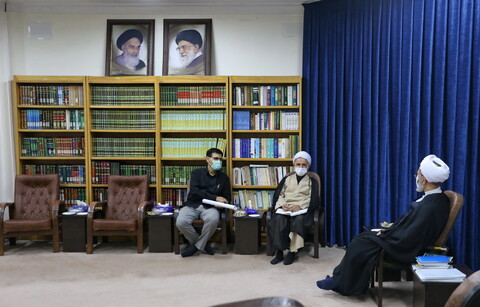 تصاویر/ دیدار رئیس دانشگاه قم با آیت الله اعرافی