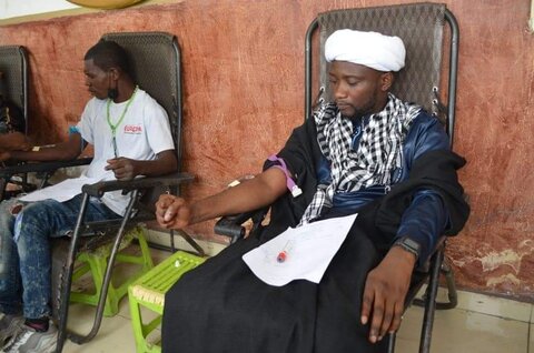 عزاداران حسینی در کنگو اقدام به اهدای خون کردند