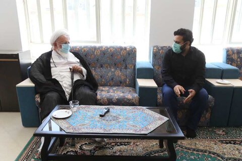 تصاویر/ دیدارآیت الله ناصری یزدی با خانواده استاد فرج نژاد