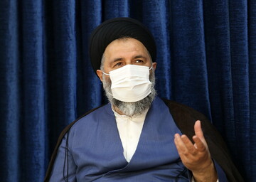 روز ارتش فرصتی ارزشمند برای تجلیل یاد و خاطره ۴۸ هزار شهید جان بر کف ارتش است