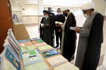 فیلم | بازدید مسئول مرکز رسانه و فضای مجازی حوزه از کتابخانه مرکز بررسی‌های اسلامی