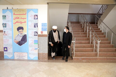 بازدید مسئول مرکز رسانه و فضای مجازی حوزه های علمیه از کتابخانه مرکز بررسی‌های اسلامی


