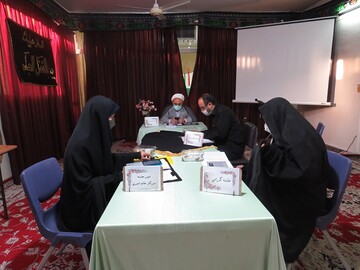 بانوی طلبه اصفهانی از پایان نامه سطح ۳ دفاع کرد