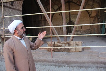توقف یک ساله مرمت و بازسازی گنبد و مسجد مدرسه  تاریخی سردارین قزوین!