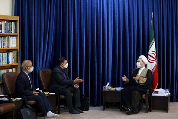 تصاویر/ دیدار رئیس دانشگاه فرهنگیان با آیت الله اعرافی