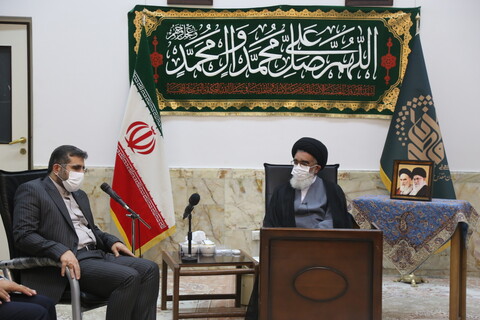 تصاویر / زیارت وزیر فرهنگ و ارشاد اسلامی از حرم حضرت معصومه (س) و دیدار با تولیت حرم