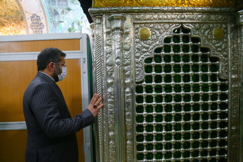 تصاویر / زیارت وزیر فرهنگ و ارشاد اسلامی از حرم حضرت معصومه (س) و دیدار با تولیت حرم