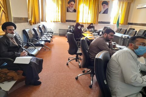 تصاویر/ کارگاه آشنایی با مهارت مشاوره و فرزند پروری در حوزه علمیه کرمانشاه