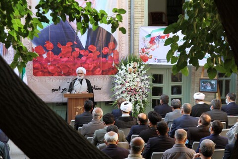 تصاویر / ادای احترام مسئولان استان همدان به مقام شامخ شهید آیت الله مدنی(ره)