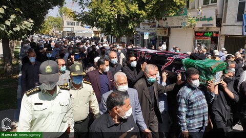 بالصور/ تشييع جثمان آية الله الحسيني الكاهاني  في مدينة قوجان شمالي شرق إيران