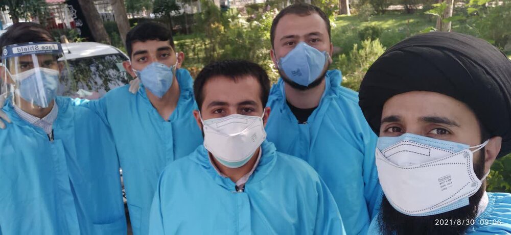 خدمت رسانی طلاب جهادی قزوین به بیماران کرونایی ادامه می یابد 