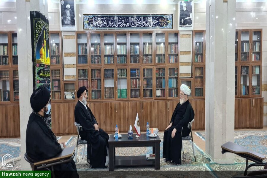 بازدید نماینده ولی فقیه در خوزستان از مدرسه و موزه شیخ اعظم انصاری + عکس