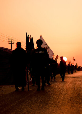 حرکت زائران اربعین از دور ترین نقطه مرز های عراق به سمت کربلا