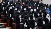 خواتین جامعات میں تعلیم جاری رکھ سکتی ہیں لیکن کلاس روم میں صنفی تقسیم اور اسلامی لباس لازمی شرائط ہوں گی