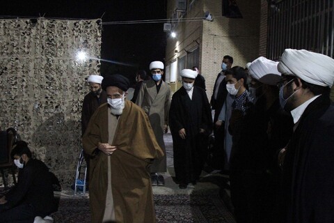 تصاویر / مراسم روضه در مدرسه علمیه قرانی امام حسین(ع) همدان