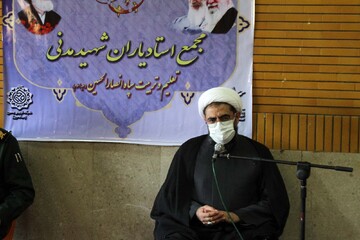 زمینه حضور جوانان و نخبگان در مدیریت کشور فراهم شود