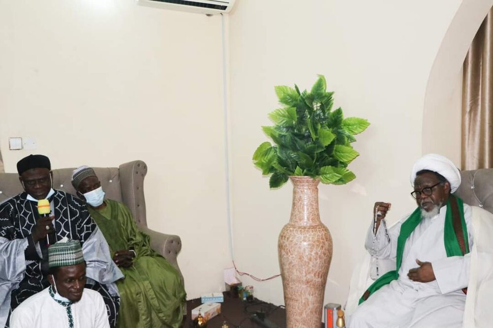 دیدار شیخ زکزاکی با جمعی از خانواده های شهدای مقاومت نیجریه+تصاویر