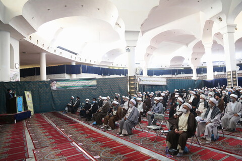 تصاویر / نشست سیاسی ویژه اساتید حوزه علمیه قم به مناسبت آغاز هفته دفاع مقدس