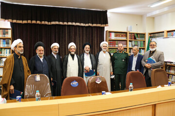 تصاویر/ آیین تجلیل از روحانیون پیشکسوت دفاع مقدس حوزه علمیه اصفهان