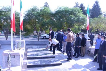 گلزار شهدای دارالسلام گلابچی کاشان غبار روبی شد