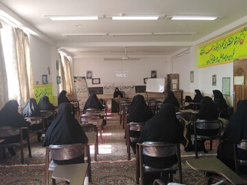 بانوان طلبه مهریزی سال تحصیلی جدید را آغاز کردند