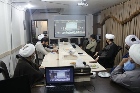 تصاویر/ مراسم تجلیل از روحانیون پیشکسوت کردستان در دوران دفاع مقدس به صورت ویدئو کنفرانس