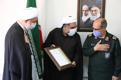 تصاویر/ تجلیل از روحانیون پیشکسوتان دفاع مقدس در تبریز