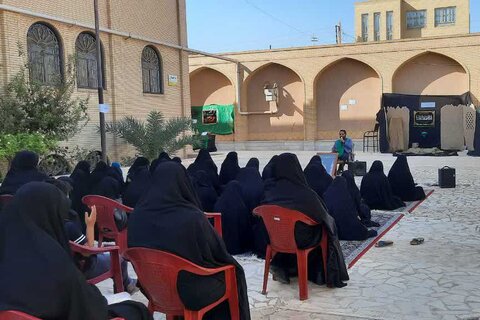 تصاویر/ آیین پیاده روی نمادین اربعین حسینی درمدرسه علمیه الزهرا(س) یزد