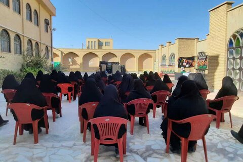تصاویر/ آیین پیاده روی نمادین اربعین حسینی درمدرسه علمیه الزهرا(س) یزد