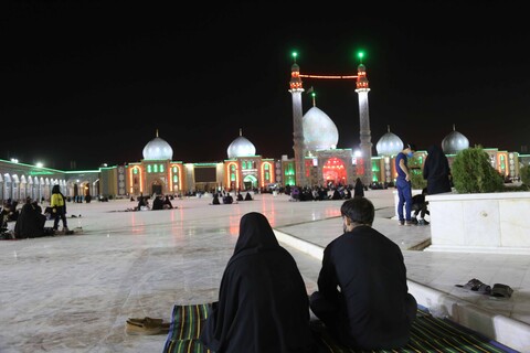 تصاویر/ حال و هوای شب اربعین حسینی در مسجد مقدس جمکران