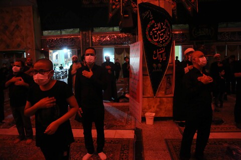 تصاویر/ حال و هوای شب اربعین حسینی در مسجد مقدس جمکران